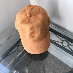 GAP Tan Baseball Cap Classic Six-Panel Design